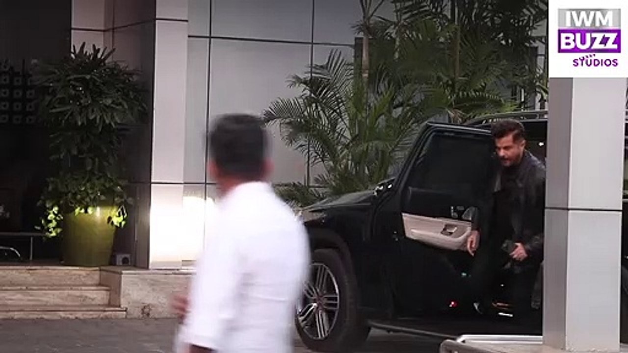 Anil Kapoor With Wife Sunita Kapoor Flying To Jaipur To Attend Praful Patel Son Marriage