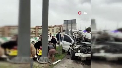 Bursa’da bariyerlere ok gibi saplanan otomobilden burnu bile kanamadan çıktı