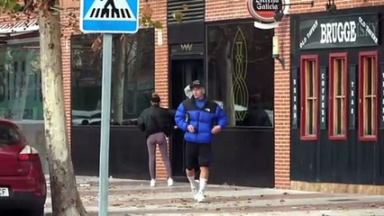 Julia Janeiro y su nuevo novio pasan la tarde  entre cachimbas