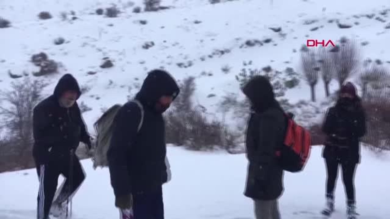 DOĞA SEVERLERİN KARDA YÜRÜYÜŞ KEYFİ