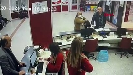 ''Ne biçim doktorsun'' deyip kolonya şişesiyle saldırdı