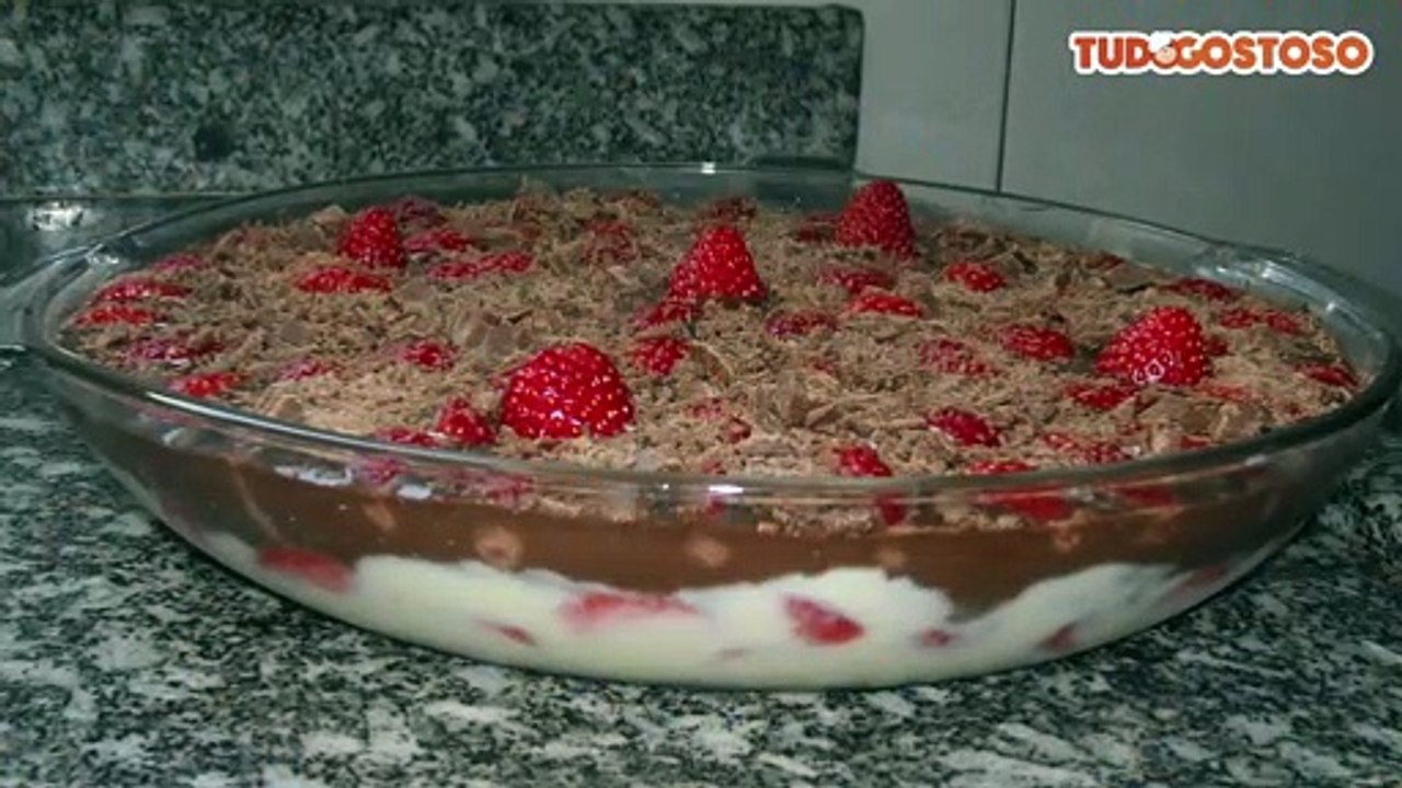 Delícia de chocolate e morango