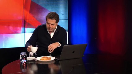 Cüneyt Özdemir: Aslında Hülya Avşar şu simidi yese sevebilir güzel çünkü