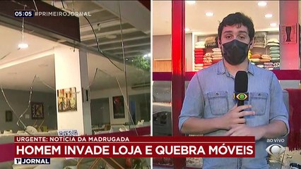 Um homem foi preso após invadir e destruir uma loja de móveis na zona sul de São Paulo.