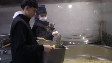BALIKESİR - Meslek liseliler her gün 1250 kişilik yemek yaparak mesleğe hazırlanıyor