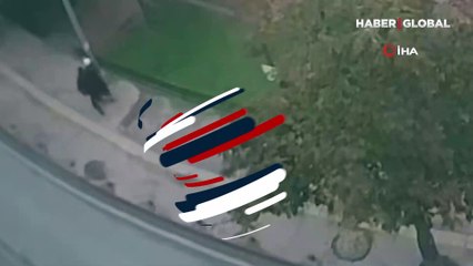 Samsun'da motorlu kuryenin yayaya çarpıp kaldırıma fırlattığı anlar kamerada