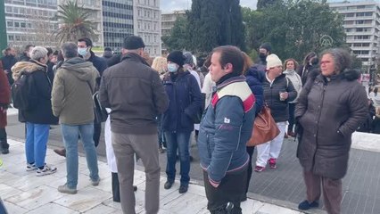 Yunanistan'da zorunlu Kovid-19 aşısına karşı protesto gösterisi