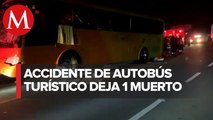Choque entre tráiler y autobús de pasajeros en Zacatecas deja un muerto y 8 heridos