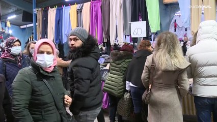 شاهد: توافد البلغار واليونانيين على الأسواق التركية بعد انهيار قيمة الليرة