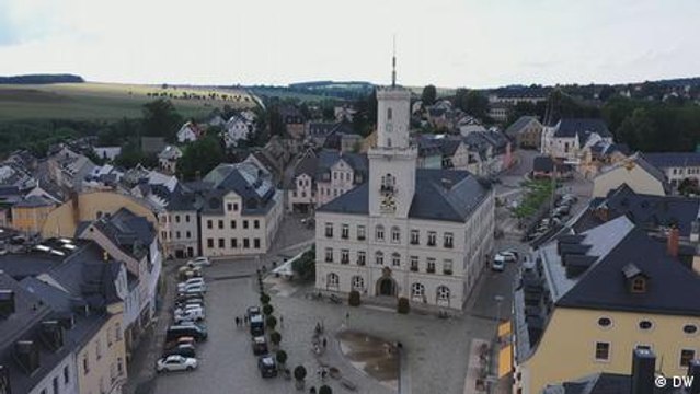 Angewandte Kunst: Mode-Hochschule in Schneeberg