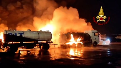 Milan Firefighters Battle Blaze In Car Park With 20 Vehicles And Fuel Tanker.mp4