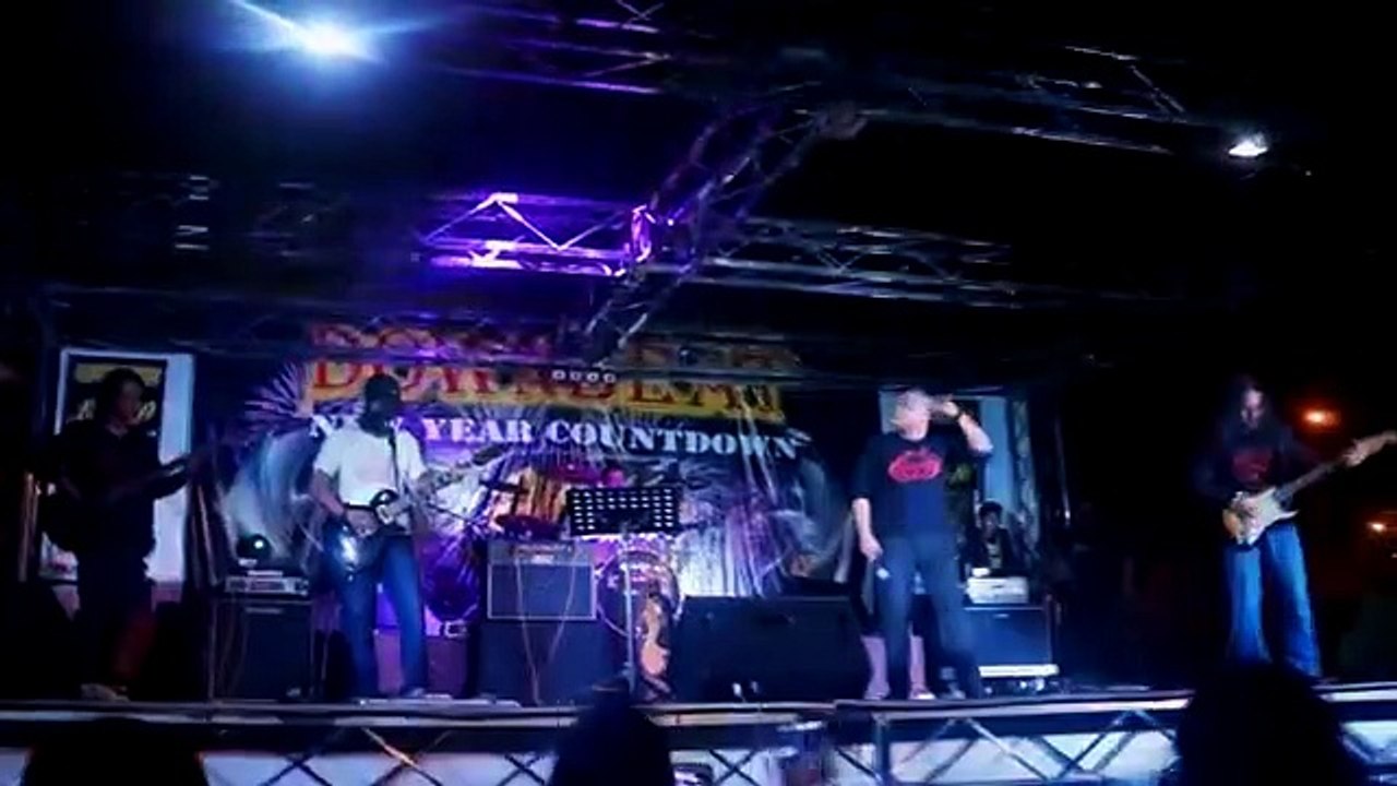 Show sewaktu masih bersama HIMALAYA. JUNAIDAH 730