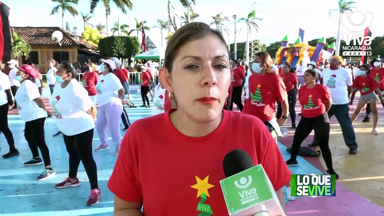 Familias disfrutan de sus vacaciones en el Puerto turístico Salvador Allende