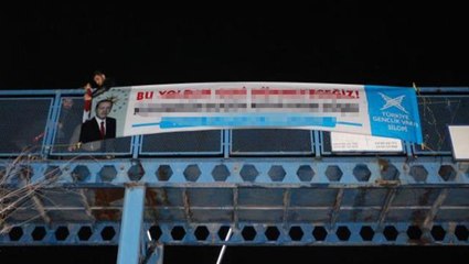 HDP'li belediye, Cumhurbaşkanı Erdoğan'ın kur sözünün yer aldığı pankarta izin vermedi! Gece yarısı astılar