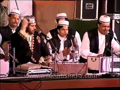 Bengal - Bihar Sufi folk group singing at International sufi festival 2013