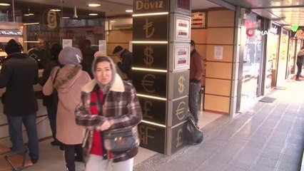 Dolar düştü, vatandaşlar döviz bürolarına koştu