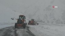 Kar nedeniyle kapanan 86 köy yolunu ulaşıma açma çalışmaları sürüyor