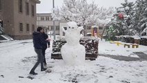 Afyonkarahisar'a yağan kar şehir dışından misafir çekiyor