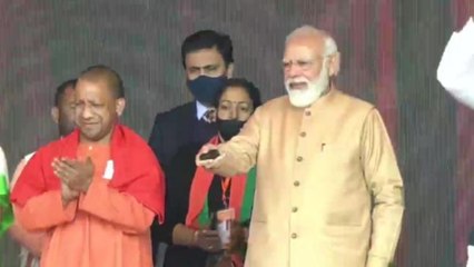 PM Modi transfers Rs 1,000cr to SHGs helping women