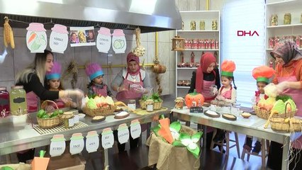 Anasınıfı öğrencileri Dünya Kooperatifçilik Günü'nde turşu kurdu