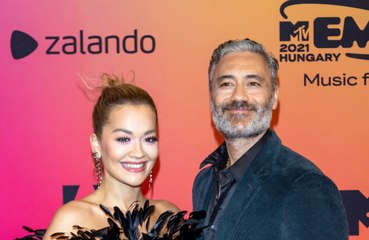 Rita Ora: Bald Verlobung mit Taika Waititi?