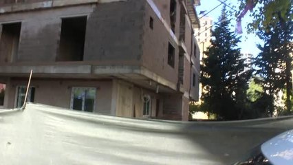 Çalıştığı inşaatta alt kata düşen işçi yaralandı