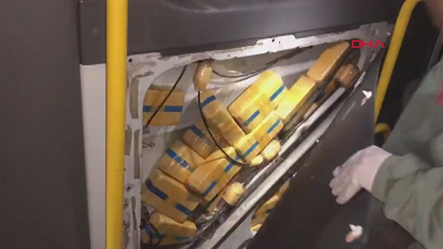 Minibüs kapısına gizlenen 25 kilo 450 gram eroin ele geçirildi