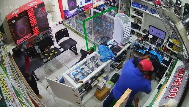 Loja é assaltada na região de Cajazeiras e meliantes subtraem duas bolsas cheias de celulares