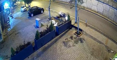 Kayganlaşan yol, 19 yaşındaki motosiklet sürücüsüne mezar oldu... Feci kaza kamerada