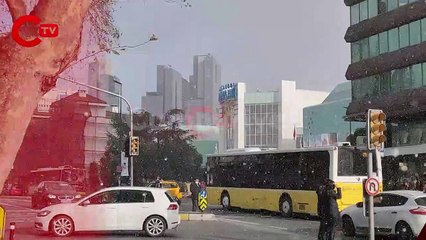 İstanbul'da kısa süreli yoğun kar yağışı