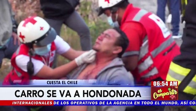 ¡Salvados de milagro! Carro se va a hondonada en Cuesta El Chile dejando varios heridos