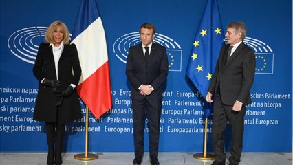 FEMME ACTUELLE - Emmanuel Macron : cette année où il a dû passer Noël loin de son épouse Brigitte