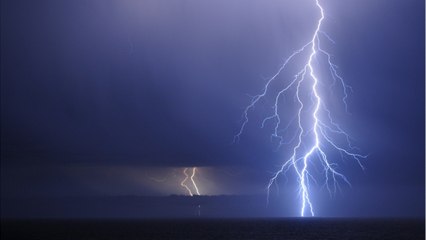 FEMME ACTUELLE - Recherché pour meurtre depuis 20 ans, un Français se rend après un accident de foudre en mer