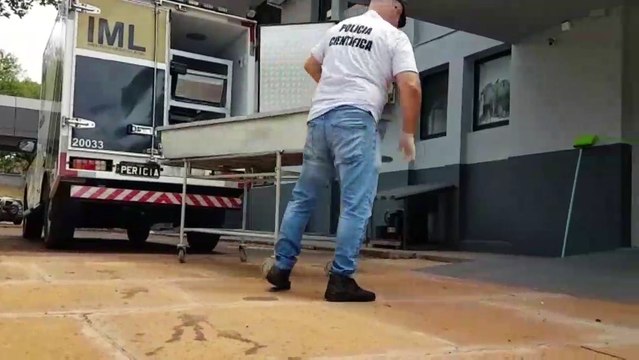 IML recolhe corpo na Acesc para exames de necropsia