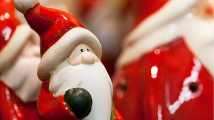 FEMME ACTUELLE - Covid-19 : des repas en petit comité pour Noël ? Le professeur Éric Caumes très inquiet pour les fêtes de fin d'année