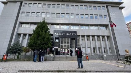 Kumar oynatılan dernek binasındaki 6 kişiye para cezası verildi