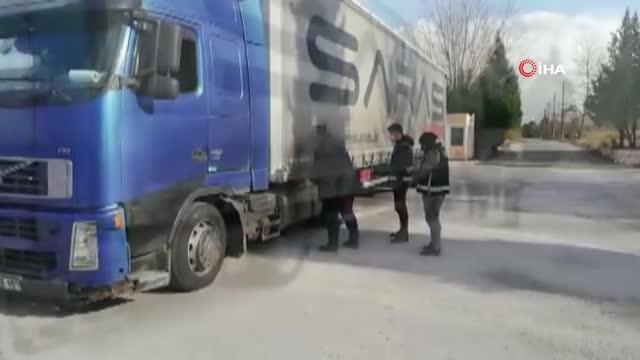 TEM'de 6 milyon 620 bin kaçak makaron ele geçirildi