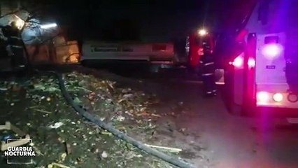 Prácticamente en cenizas terminó una vivienda de la colonia La Huizachera en Tlajomulco