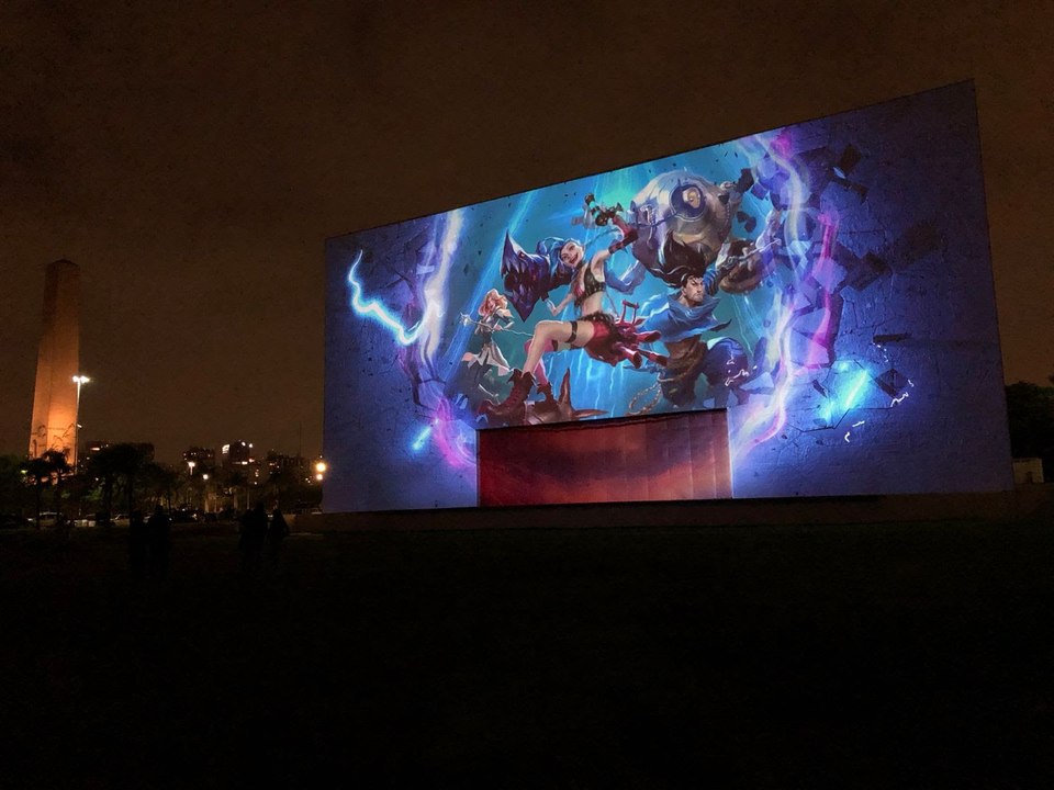 Riot promove ação com projeção de Wild Rift no Parque do Ibirapuera, em São Paulo