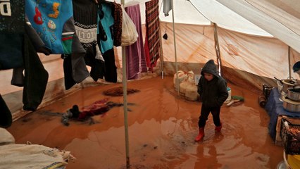 سوريا.. تضرر المئات من مخيمات اللاجئين بسبب الأمطار