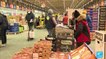 France : effervescence au marché de Rungis malgré l'ombre du Covid qui plane sur les fêtes de fin d'année