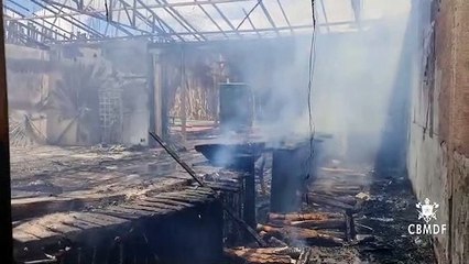 Incêndio consome boa parte da Casa Maaya, no Setor de Clubes Sul
