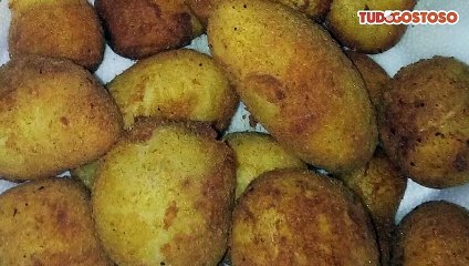 Bolinho de macaxeira com charque - receita nordestina
