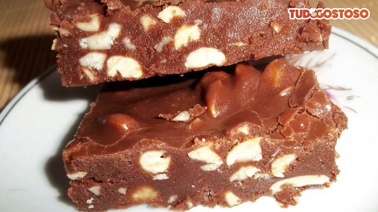 Pé de moleque com chocolate