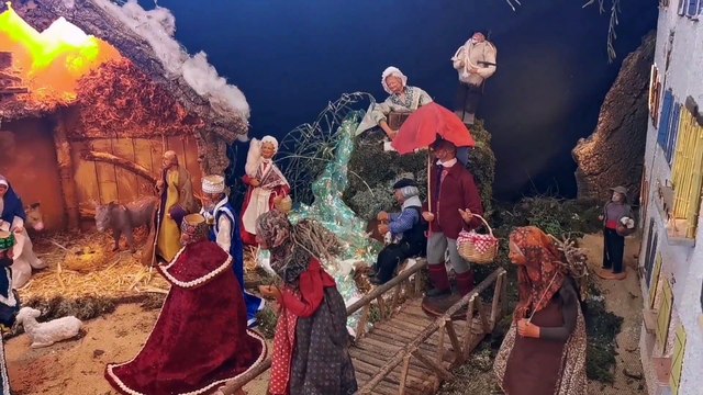 Depuis 8 ans, Jean installe sa crèche dans les Pyrénées-Orientales