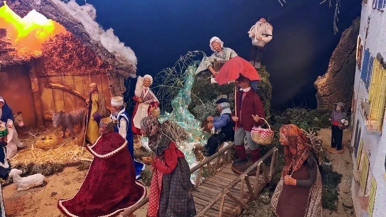 Depuis 8 ans, Jean installe sa crèche dans les Pyrénées-Orientales