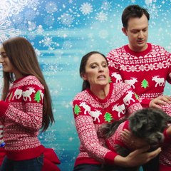 Taking A Holiday Card Photo Is So Easy – Said No Mom Ever