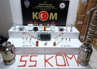 Lastik dükkanını içki imalathanesine çevirmişler