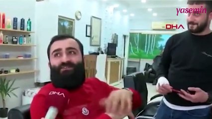 Kuaförün elindeki fön makinası alev aldı