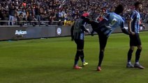 Bu nasıl kutlama Balotelli! Galatasaray'a gol atan Yunus'un kafasını tekmeledi